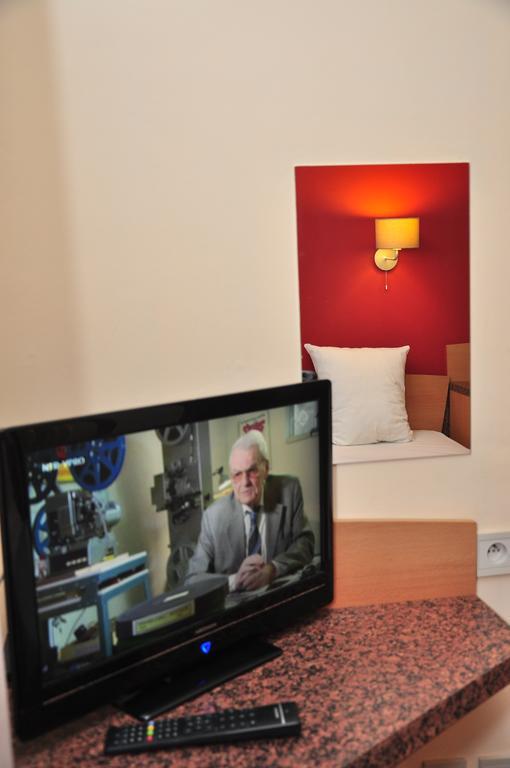Hotel Afrit 28 Heusden-Zolder Zimmer foto